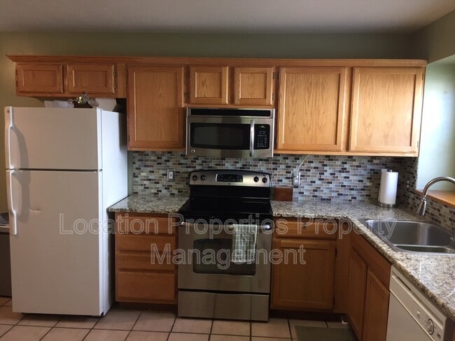 Building Photo - 4963 Stoneback Dr W