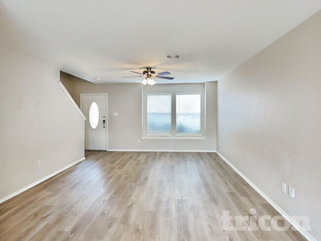 Building Photo - 11319 Saratoga Coach