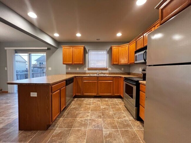 Foto del edificio - $1,850 | 3 Bedroom, 3 Bathroom Town Home | No Pets | Available for August 1st, 2026 Move In!