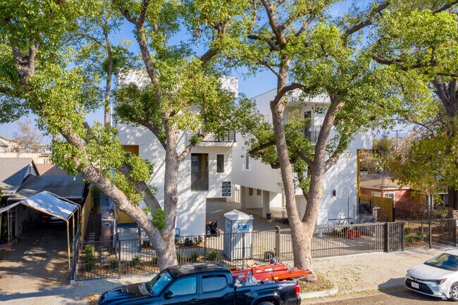 Building Photo - 5246 Cleon Ave