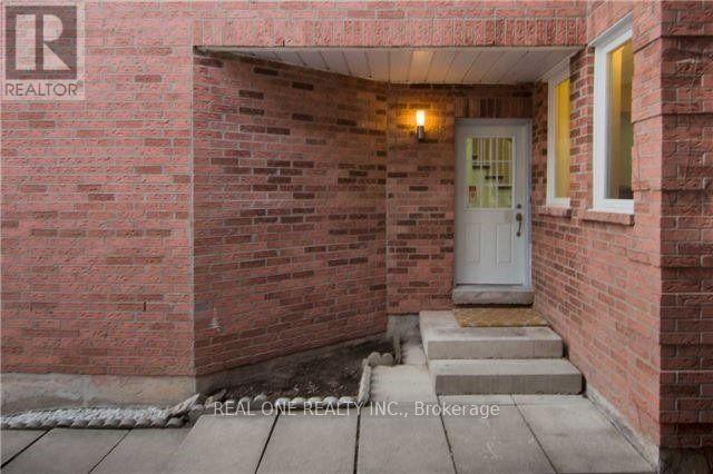 Building Photo - 1261 Valerie Crescent