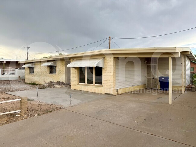 Foto del edificio - 2120 N 3rd Ave