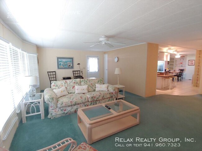 Foto del edificio - 2821 Hillcrest Dr