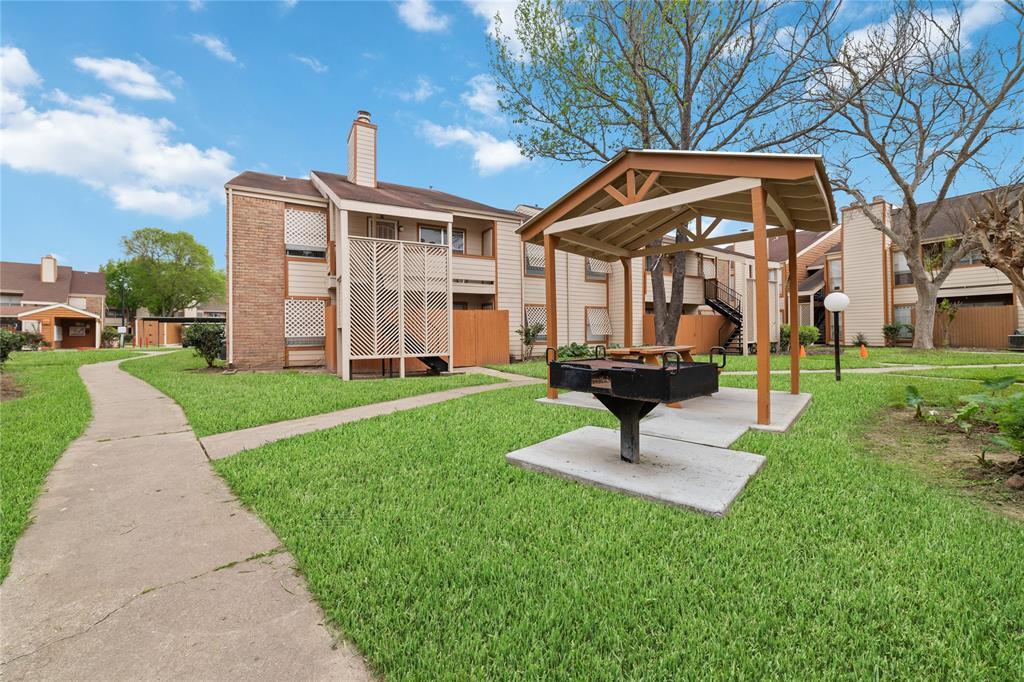 Primary Photo - 10202 Forum Park Dr