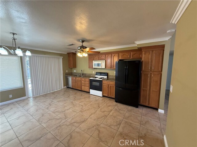 Foto del edificio - 14942 Waverly Ln