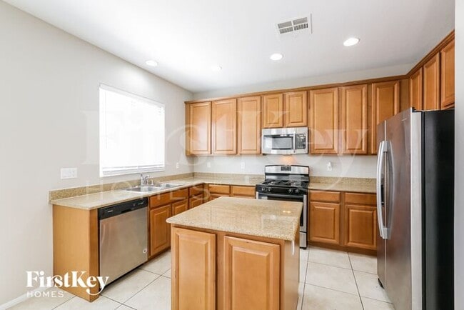 Building Photo - 677 Calamus Palm Place