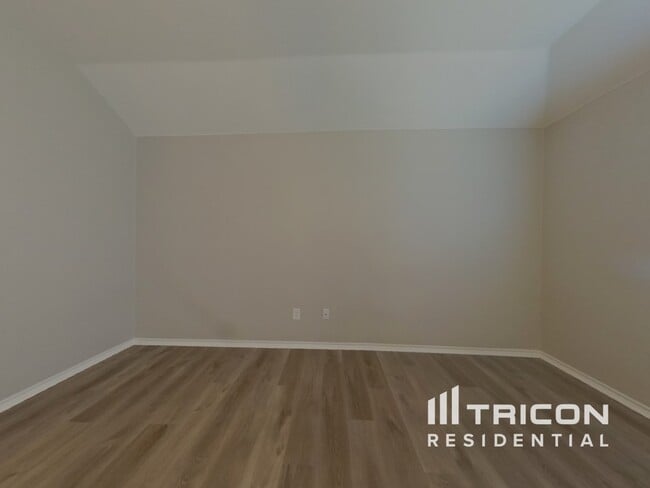 Building Photo - 1160 Wentworth Wy