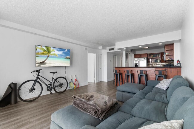 Building Photo - 13499 Biscayne Blvd