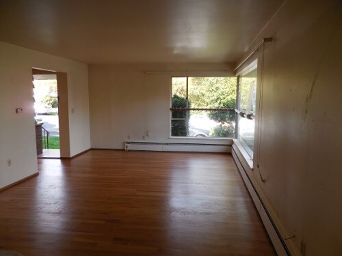 Primary Photo - 575 Highland Dr