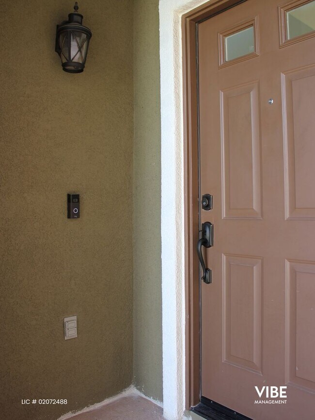 Foto del edificio - Beautifully updated Verdigris 3 bedroom Single Family Home with Sunset Views!