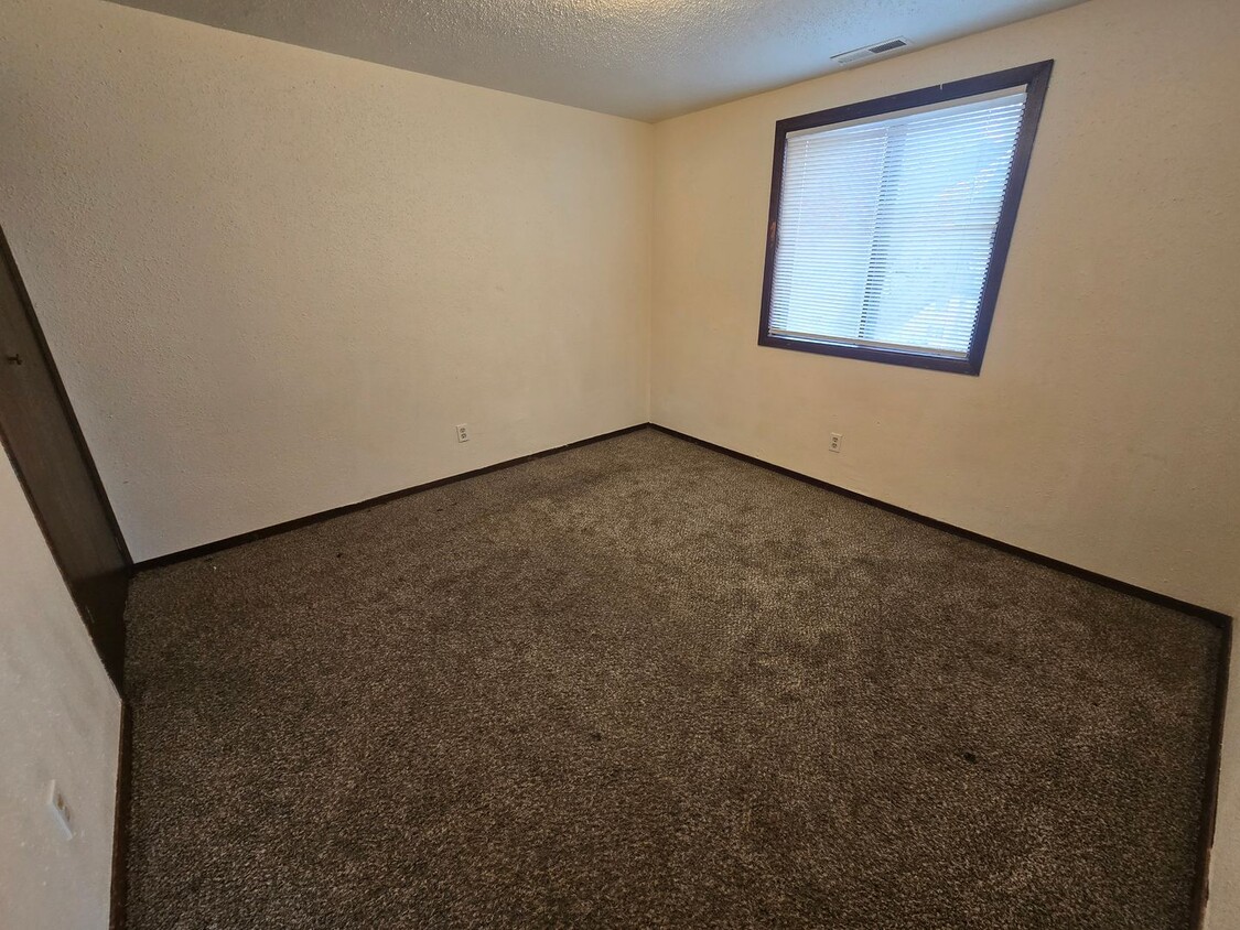 Primary Photo - 410 W 3rd St