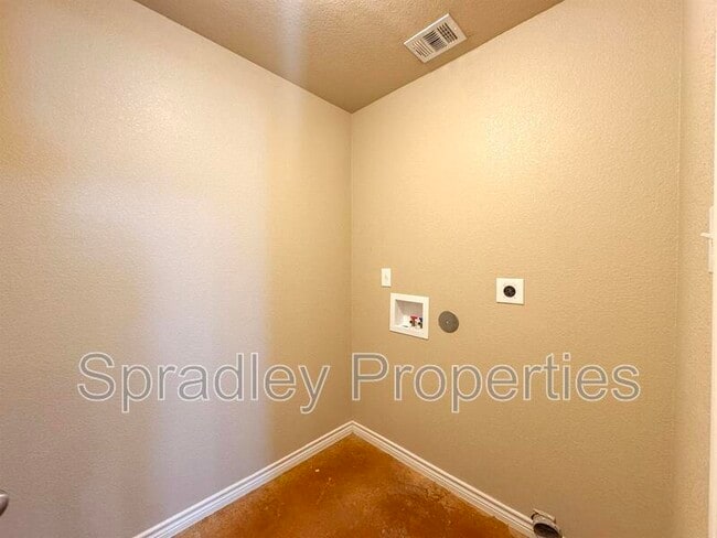 Building Photo - 1513 Kal Ct