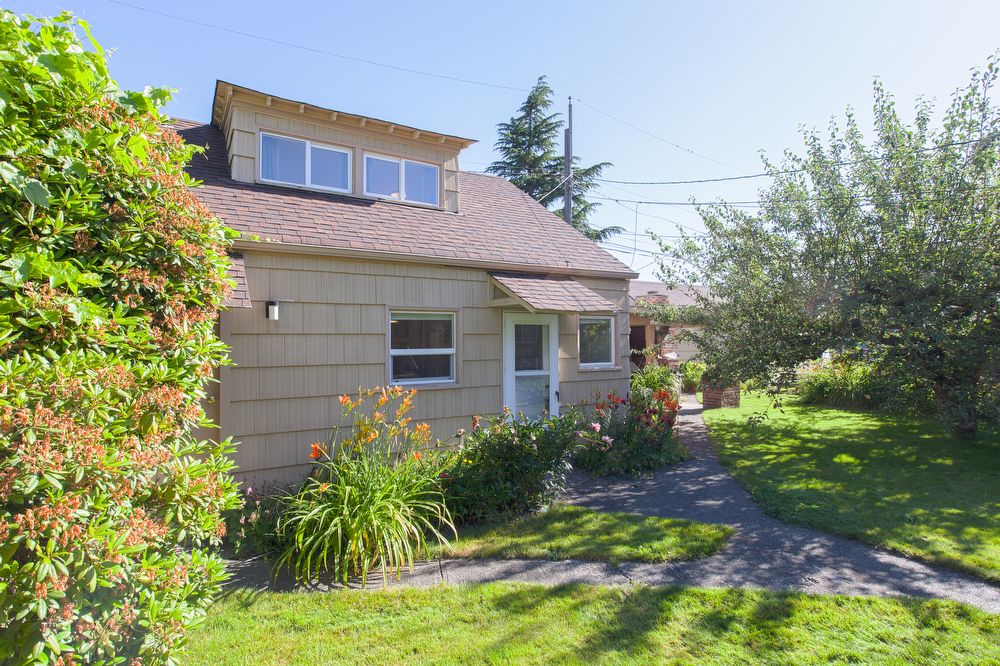 Foto principal - 1125 1/2 S 61st St