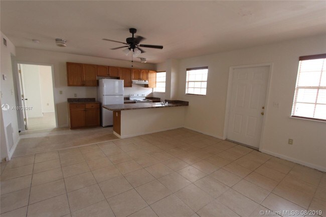 Foto del edificio - 14220 NW 22nd Ave
