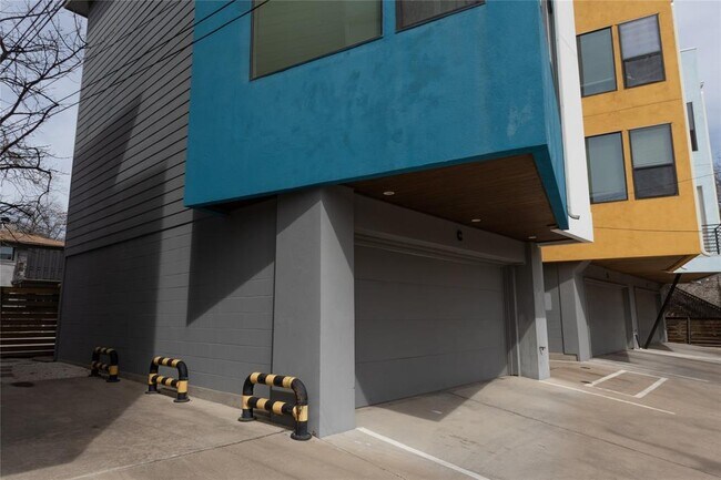 Foto del edificio - 3000 Speedway