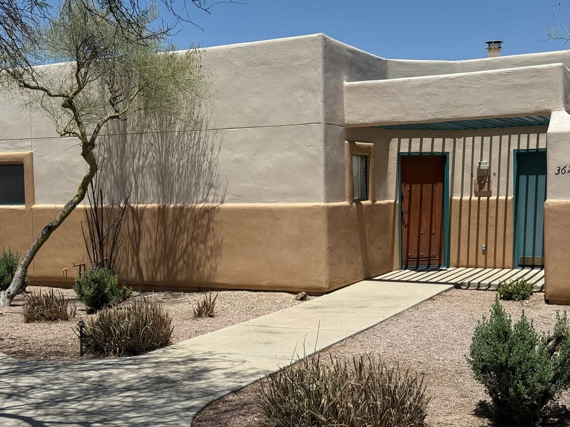 Primary Photo - Southwest Casita in Convenient Location
