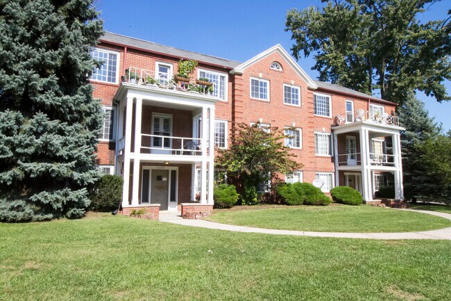 Foto del edificio - 2204 Kenwood Blvd
