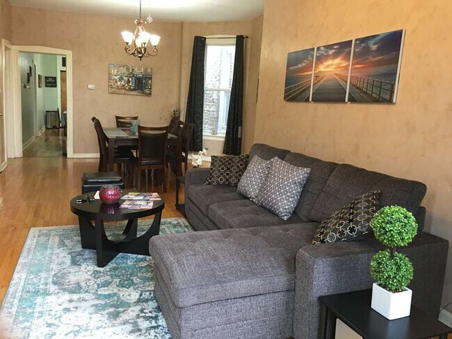 Foto del edificio - 1339 N Western Ave