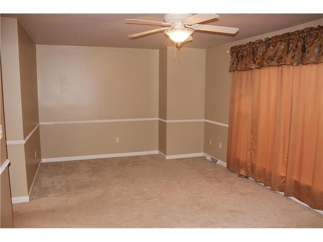 Building Photo - Amazing Cranberry Twp Townhome