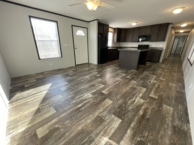 Building Photo - 15978 Villaire Ave