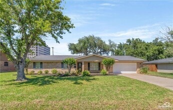 Building Photo - 808 Kerria Ave