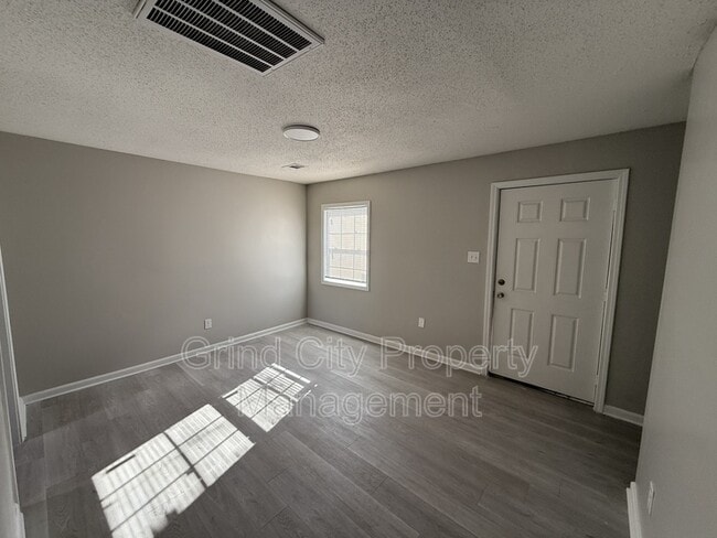 Building Photo - 1157 N Belvedere Blvd