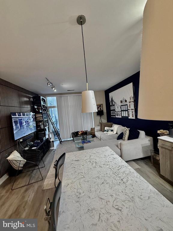 Foto del edificio - 145 Riverhaven Dr