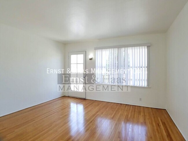 Foto del edificio - Upper Level Studio Apartment with Beautifu...