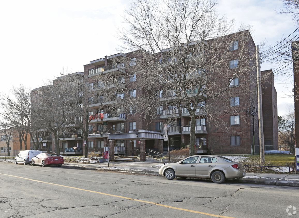 Building Photo - Habitations Saint-Raymond