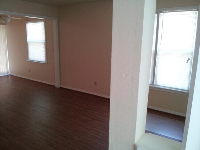 Foto del edificio - 301 SW 7th St