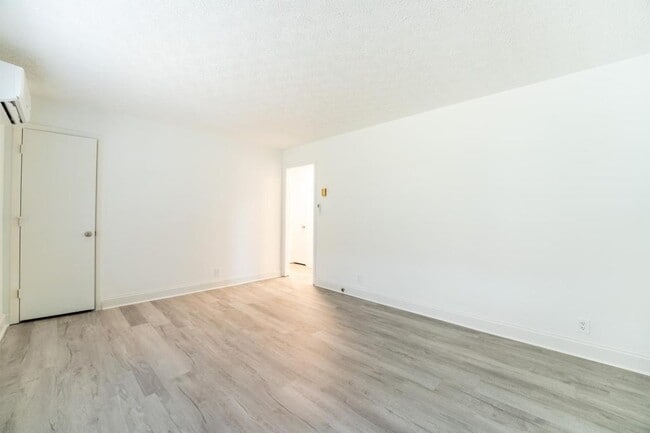 Building Photo - 2936 Mynatt Rd Unit 1