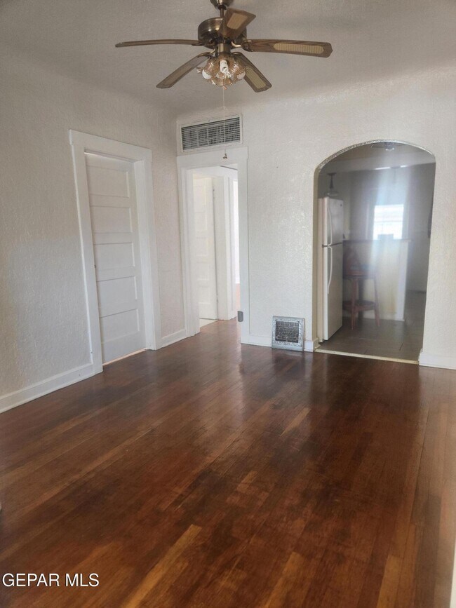 Foto del edificio - 4002 Hueco Ave