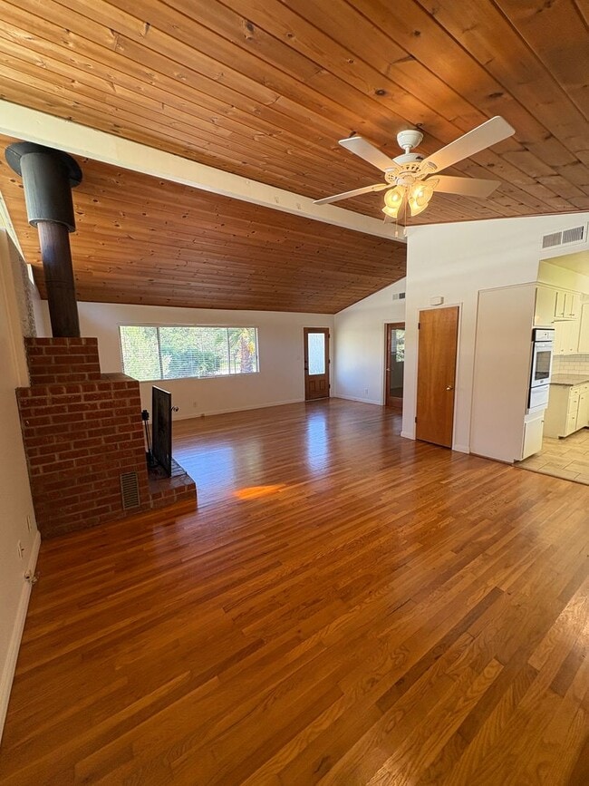 Building Photo - 217 Gridley Rd