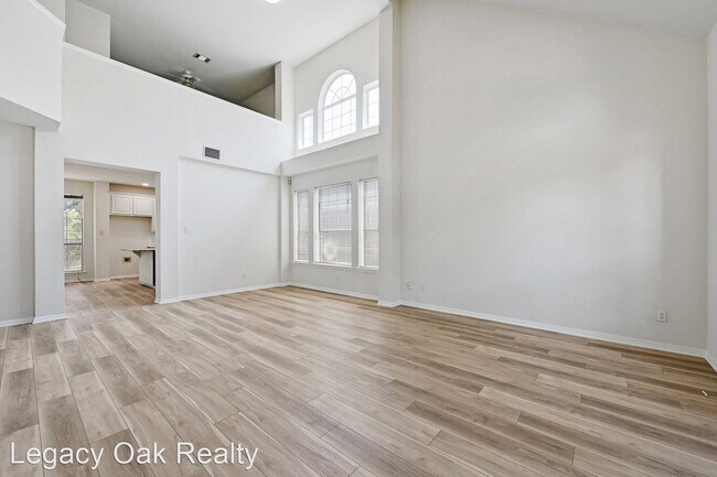 Building Photo - 3 br, 2.5 bath House - 8111 Cheno Cortina