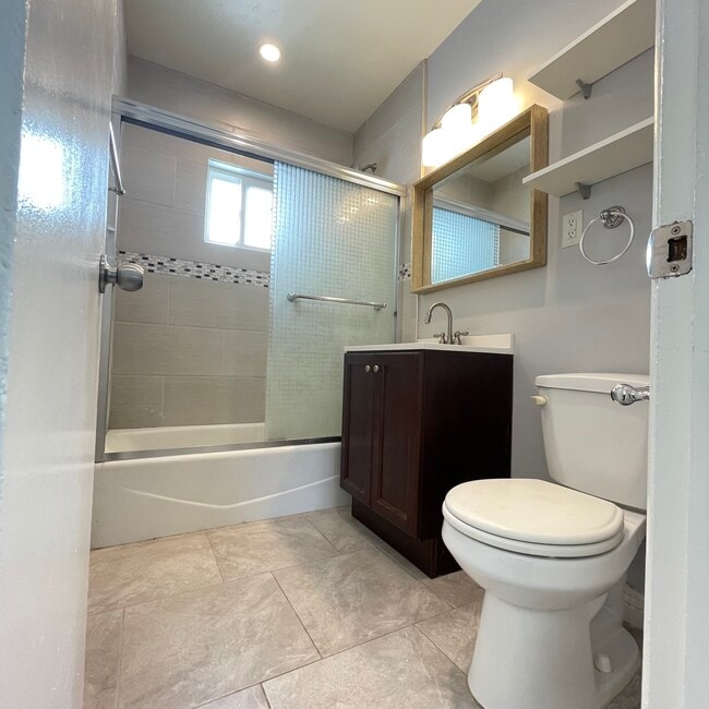 Building Photo - 2607 Rockefeller Ln