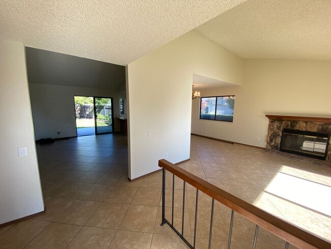 Building Photo - Well Maintained, Large Corner Lot