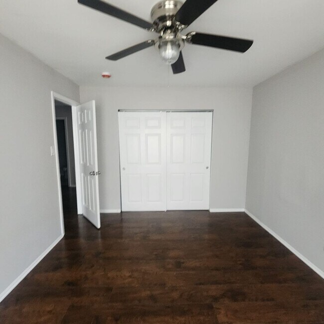 Foto del edificio - Spacious 3 bedroom house in Lehigh Manor