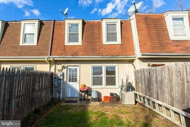 Foto del edificio - 1915 Arwell Ct