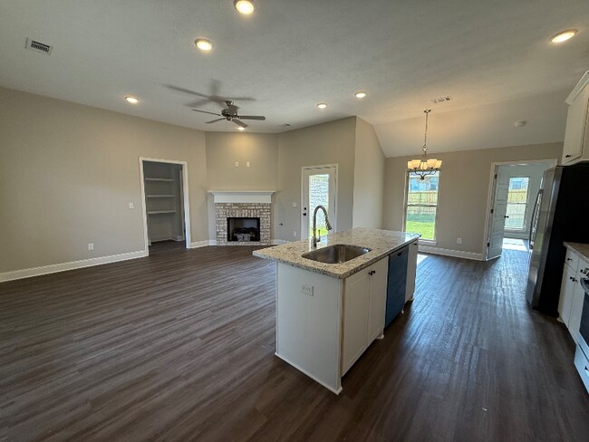 Foto del edificio - 112 Madisonville Dr