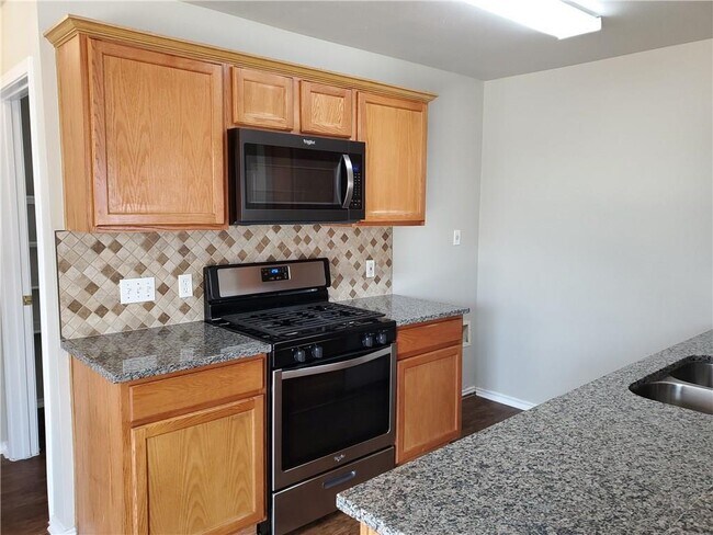 Foto del edificio - 11412 James Haller Dr