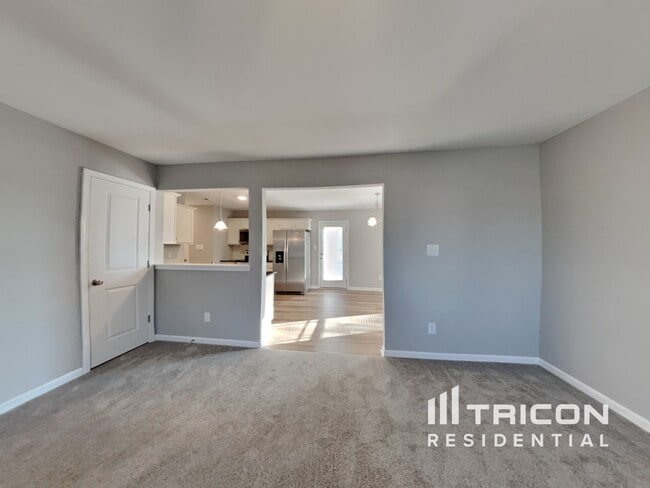 Building Photo - 105 Hockey Puck Wy