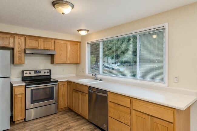 Foto del edificio - Updated Lake Oswego Condo for Rent - Pool ...