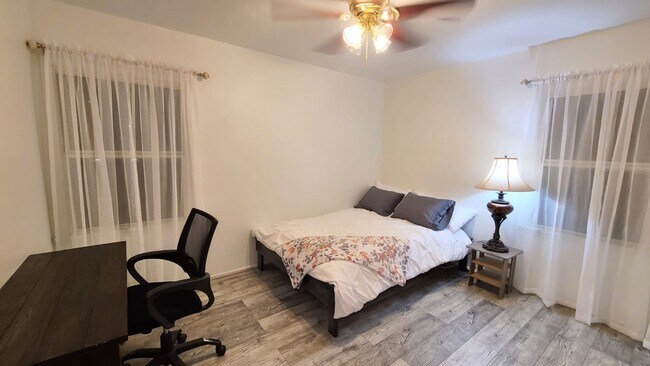 Foto del edificio - 5972 Guthrie Ave