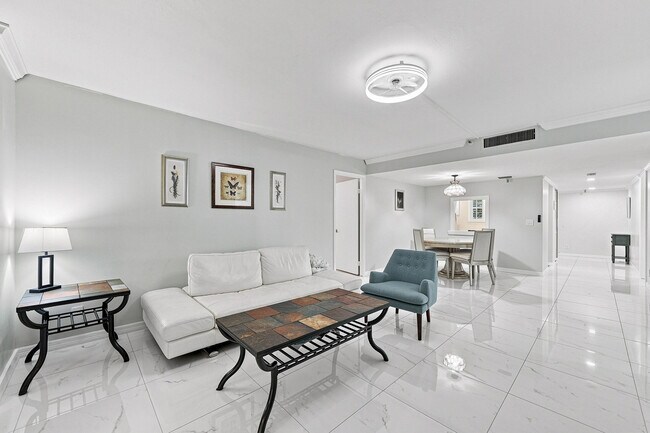 Foto del edificio - 6400 NW 2nd Ave