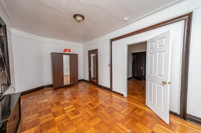 Building Photo - 3508 Park Ave