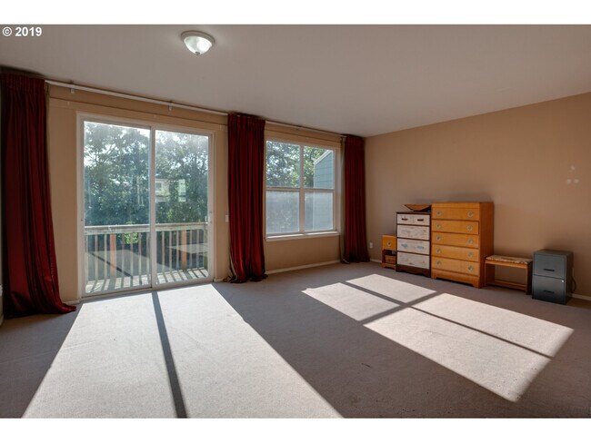 Foto del edificio - 13030 SW Caddy Place - Tri-Level Townhome