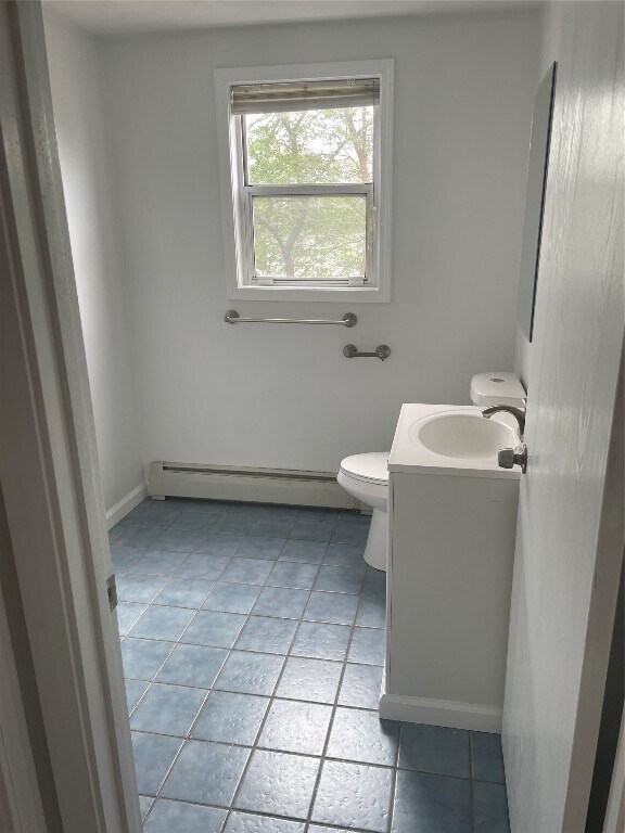 Building Photo - 834 Squires Ave