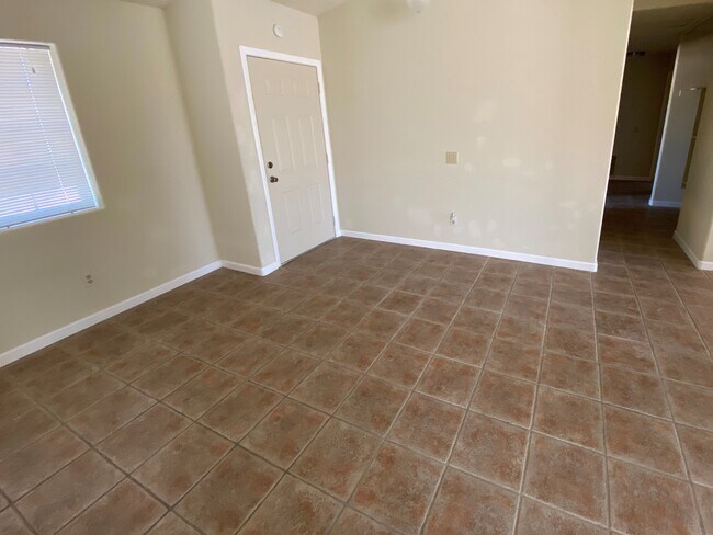 Building Photo - 5785 Hall Ln