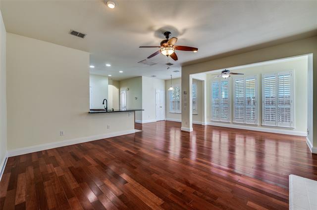 Foto del edificio - 535 Hawken Dr