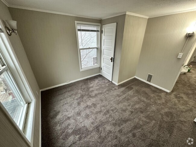 Building Photo - 1111 Bluff St
